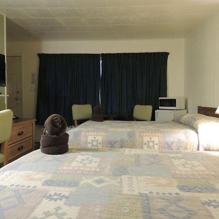 100 Mile Motel & Rv Park 100 Mile House Phòng bức ảnh