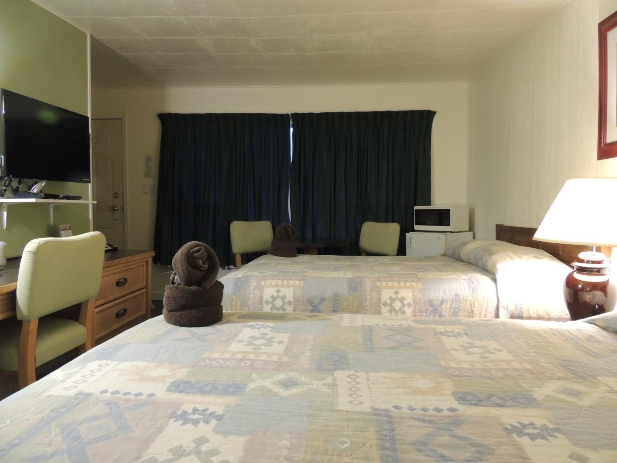 100 Mile Motel & Rv Park 100 Mile House Phòng bức ảnh