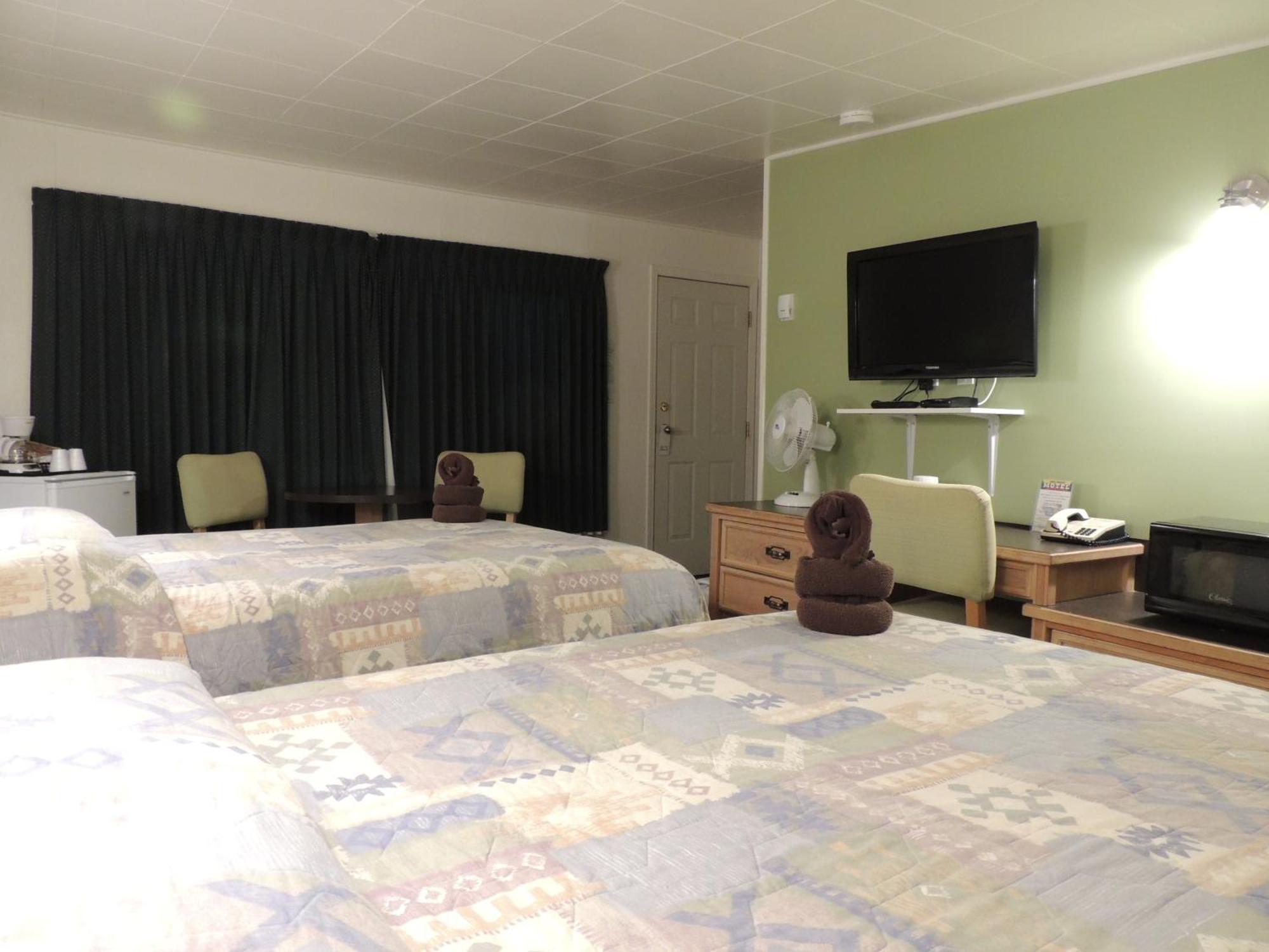 100 Mile Motel & Rv Park 100 Mile House Phòng bức ảnh