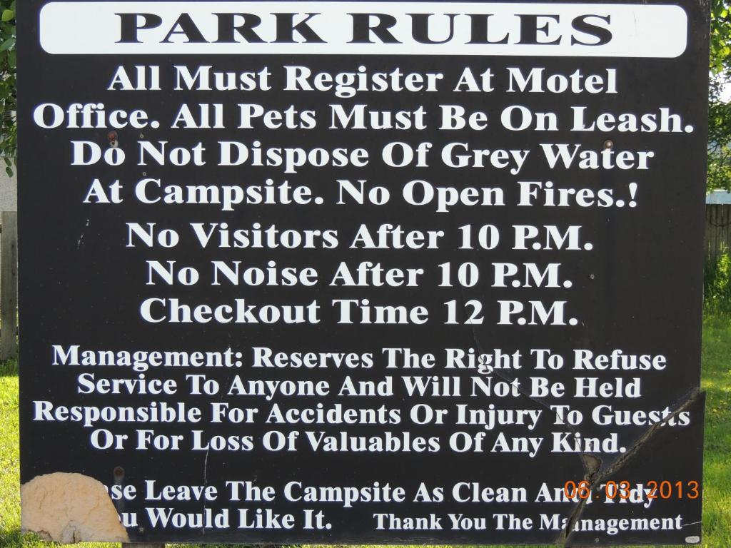 100 Mile Motel & Rv Park 100 Mile House Ngoại thất bức ảnh