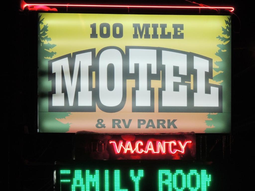 100 Mile Motel & Rv Park 100 Mile House Ngoại thất bức ảnh