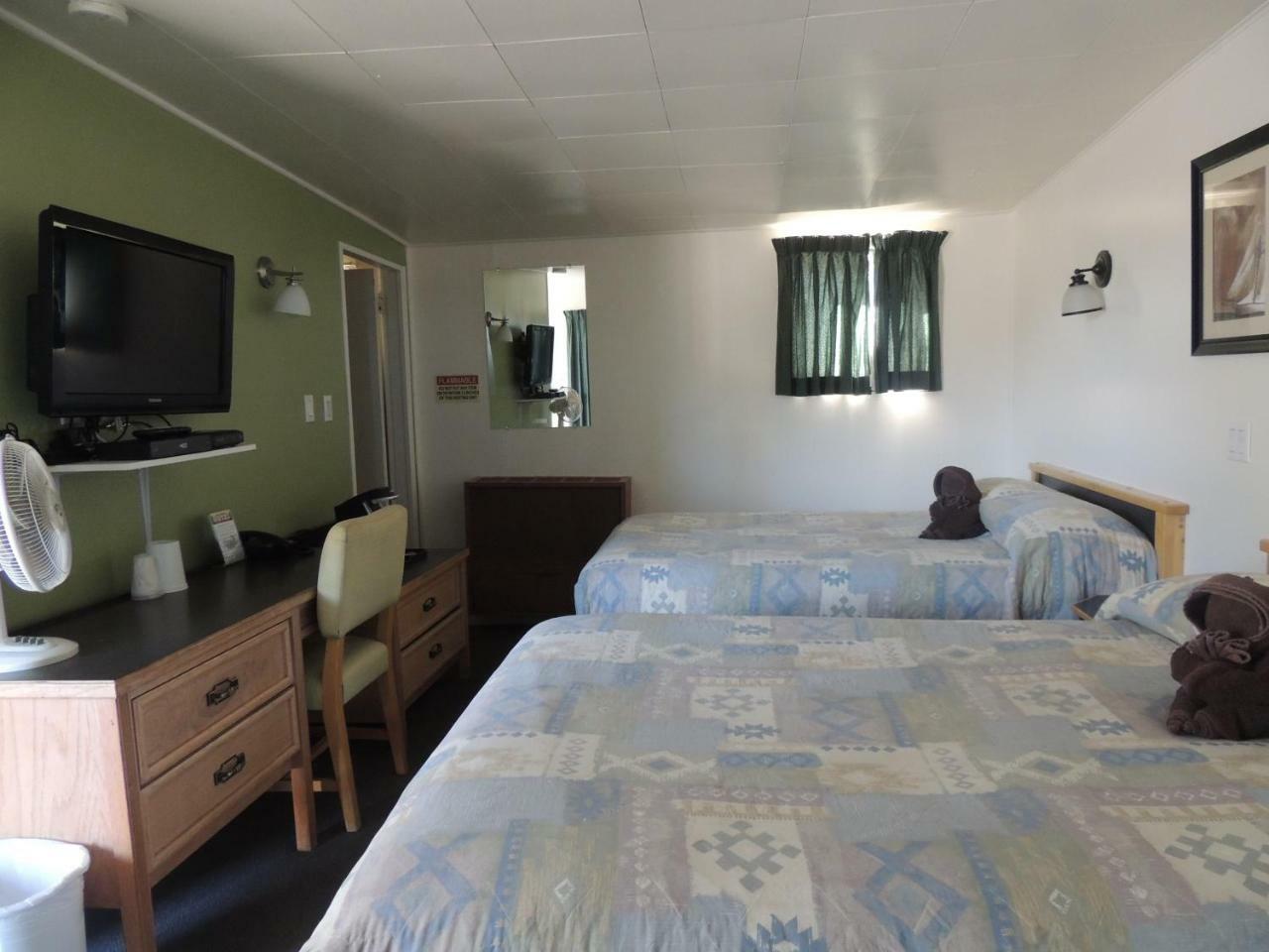 100 Mile Motel & Rv Park 100 Mile House Ngoại thất bức ảnh