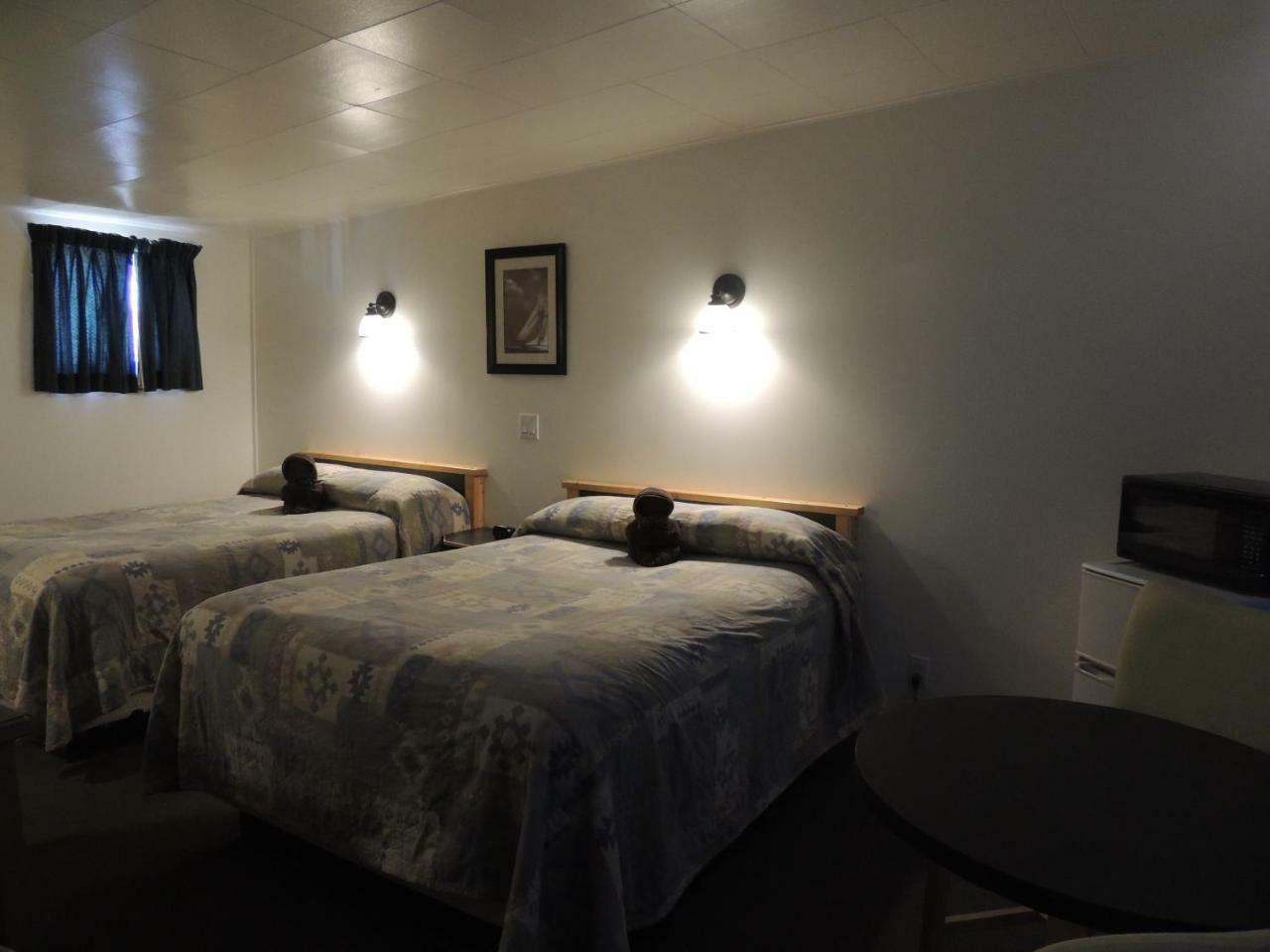 100 Mile Motel & Rv Park 100 Mile House Ngoại thất bức ảnh