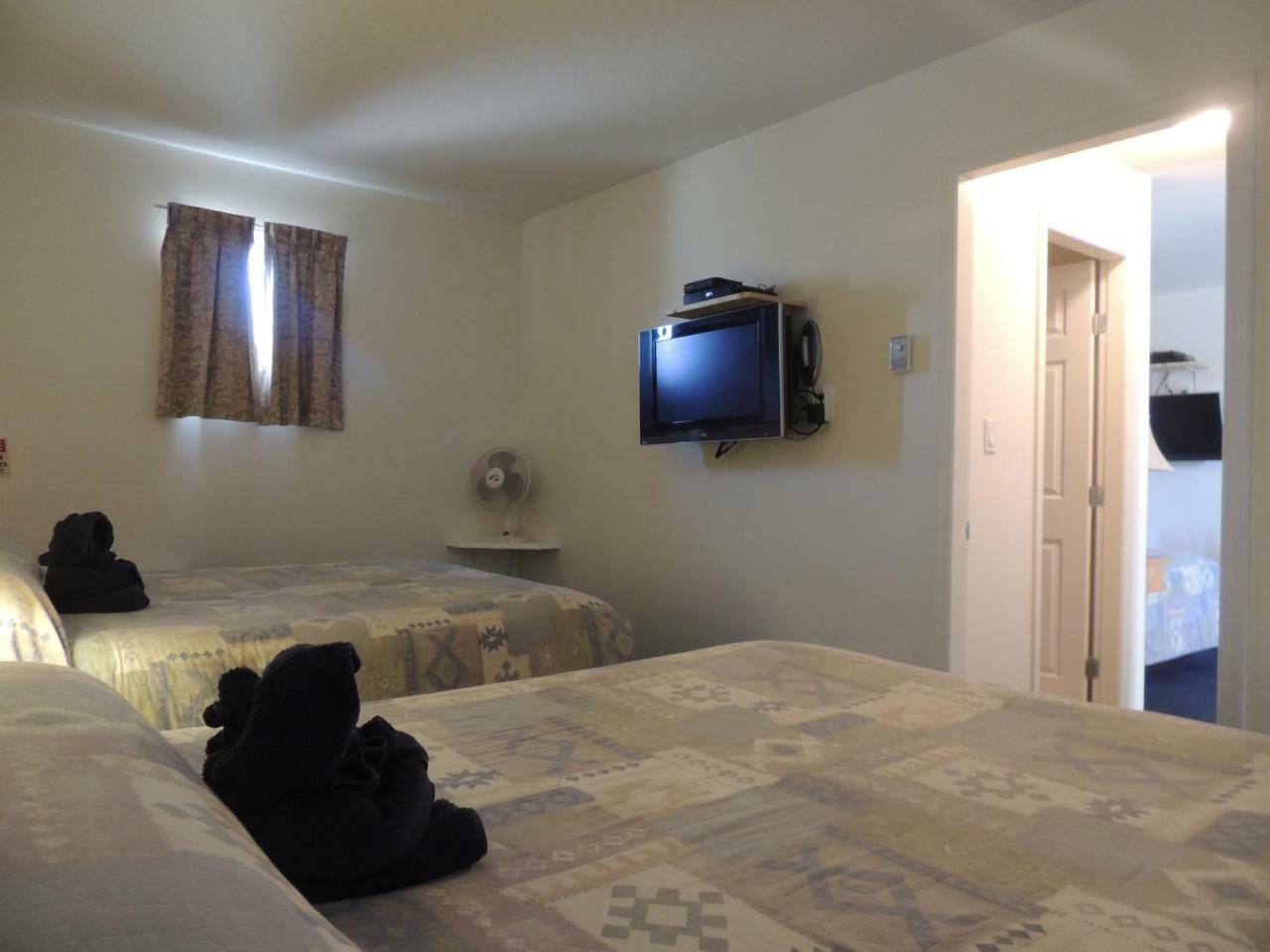 100 Mile Motel & Rv Park 100 Mile House Ngoại thất bức ảnh