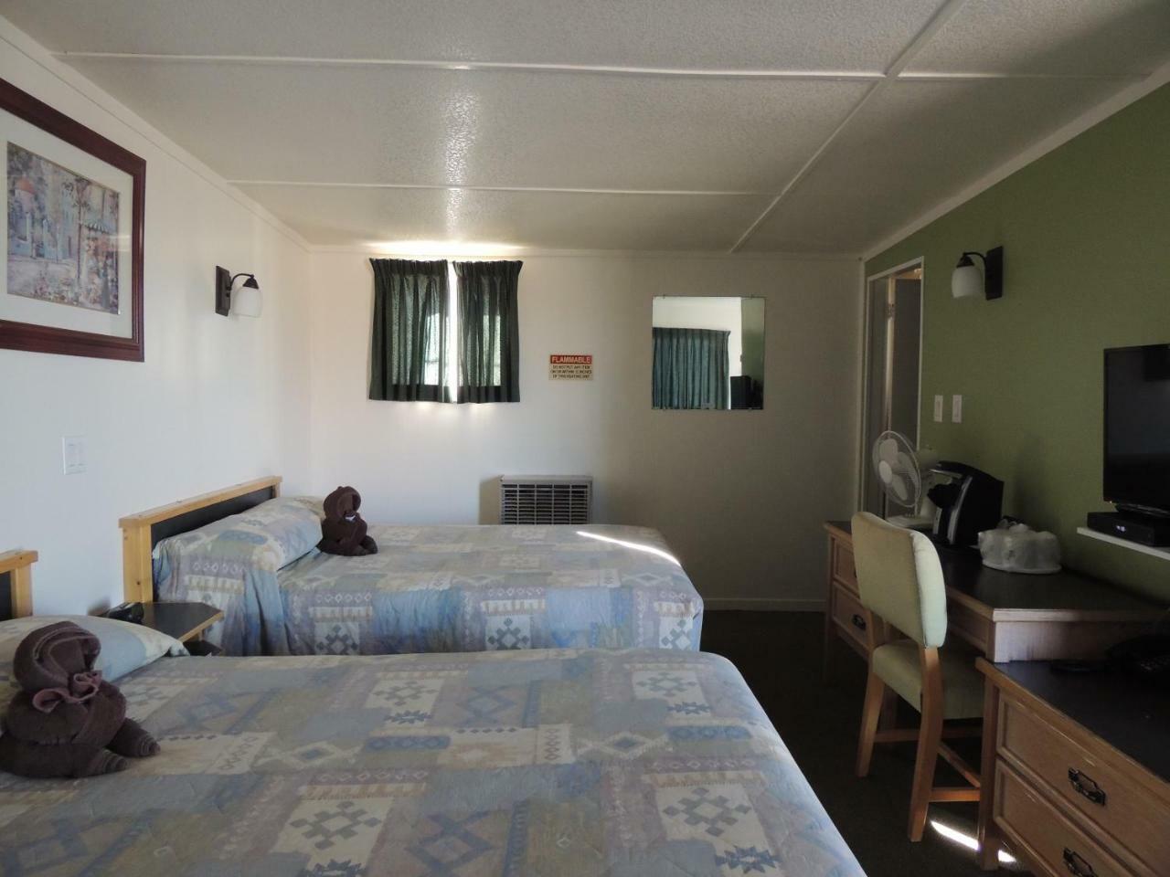 100 Mile Motel & Rv Park 100 Mile House Ngoại thất bức ảnh